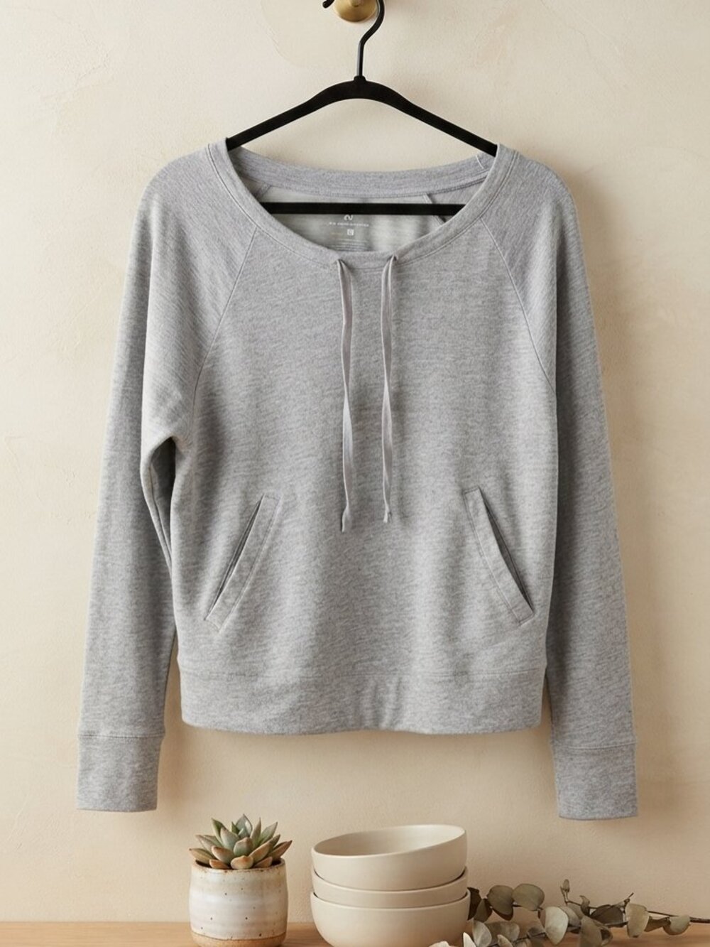 New York & Company Gray Drawstring Sweatshirt Women's XS Wide Neck Pullover Athl